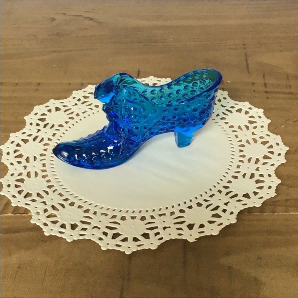Fenton hobnail cat head, Victorian style shoe
